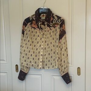 Farm Rio EUC button down blouse size XS. Long sleeve
